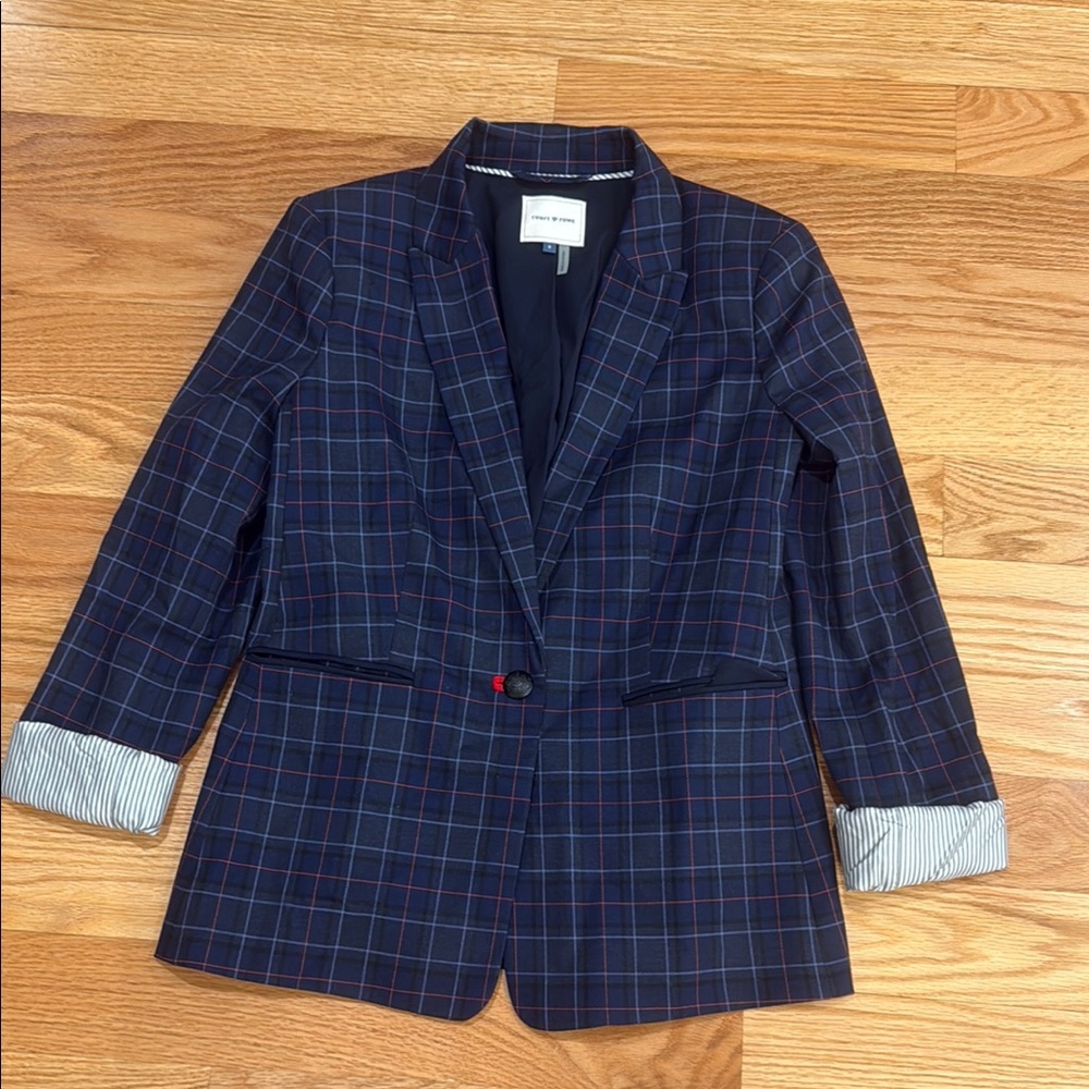 Court & Rowe size 6 Women’s Navy Plaid Blazer like new